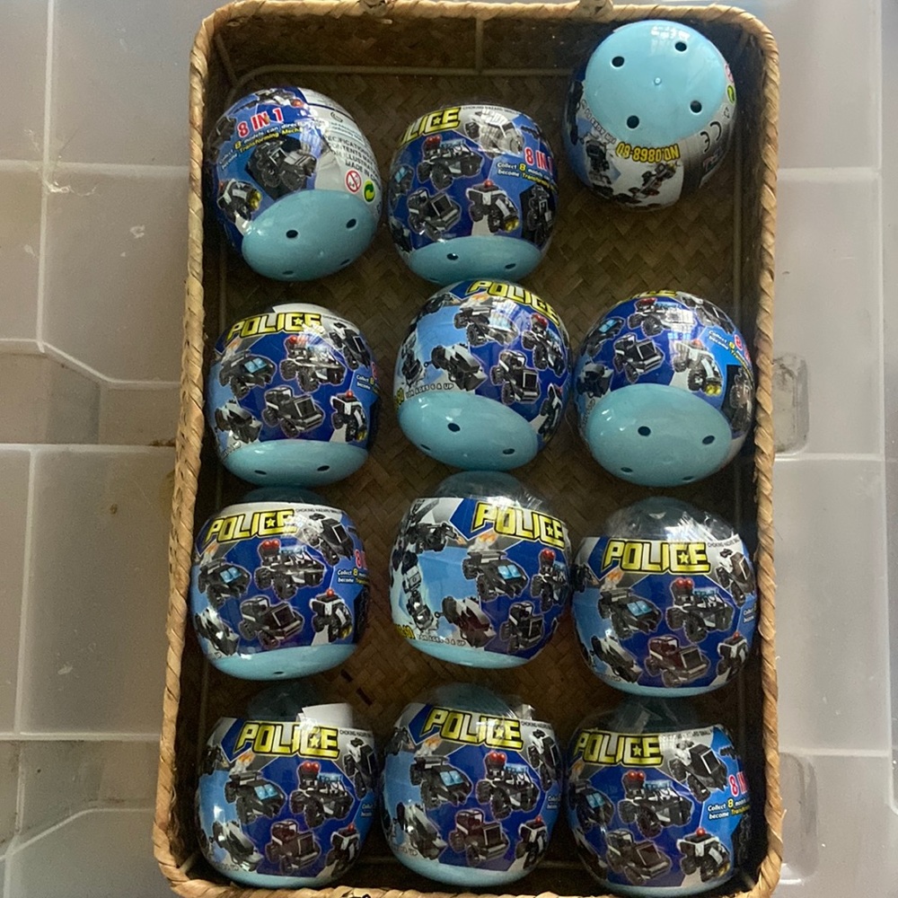 12 police transforming cars. Mystery balls. 8 in 1